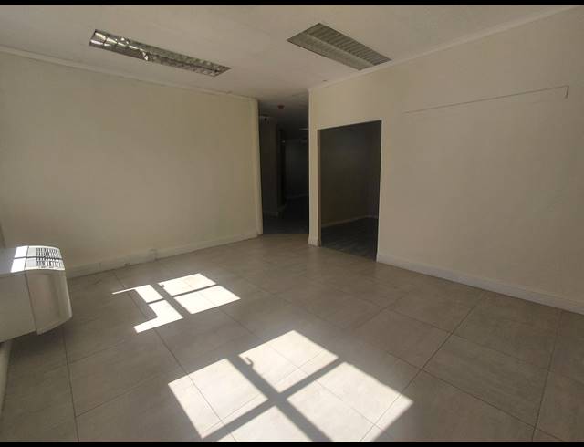 146M² OFFICE TO LET IN BRYANSTON